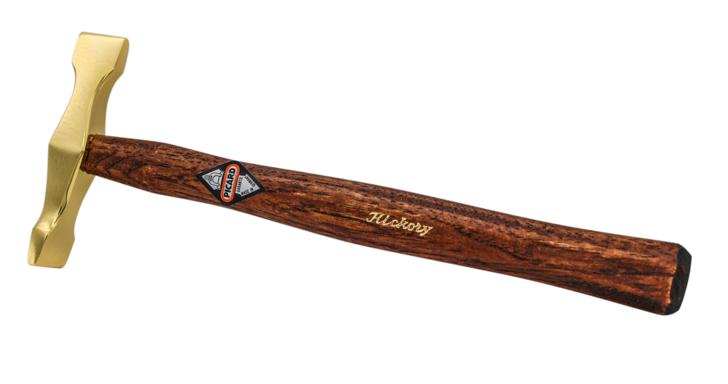 Das ist er: Der Kreuzschweifhammer in Gold für die Gewinner beim Wettbewerb „Meisterstück des Jahres“!