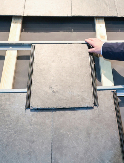 Das neue Rathscheck Schiefer-System zur ästhetischen Integration von Solarmodulen         ﻿