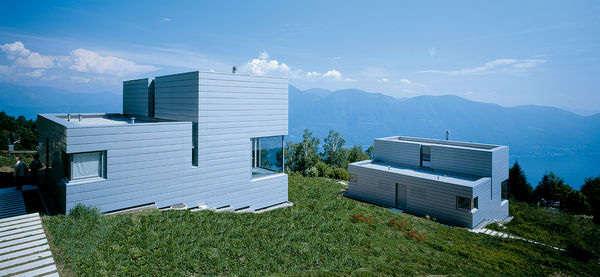 Fassadensystem Horizontalpaneele mit Rheinzink-Halteprofil