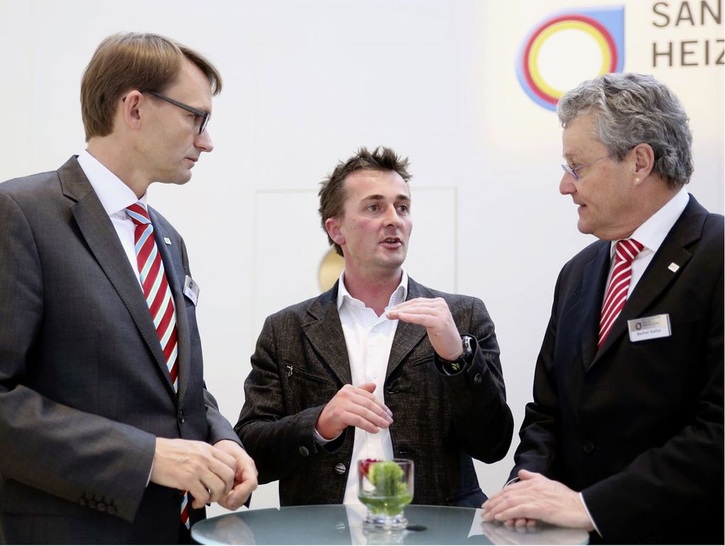 ZVSHK-Hauptgeschäftsführer Elmar Esser, iib-Präsident Peter Trenkwalder und ZVSHK-Präsident Manfred Stather