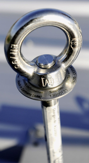 Auf Nummer sicher: Seriennummer erleichtern die zielgenaue Identifizierung von Anschlagpunkten