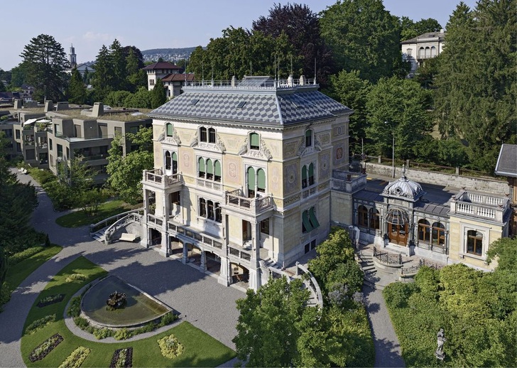 Die Villa Patumbah in ihrer ­ganzen Pracht. Endlich bilden Villa, ­Mitteltrakt und Park wieder eine ­harmonische Einheit