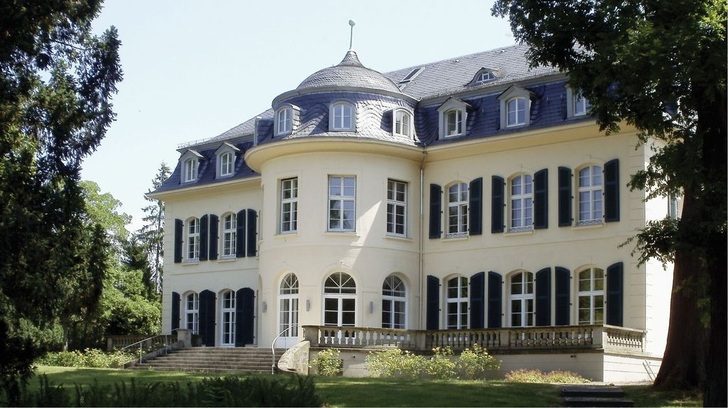 Die neobarocke Villa Europa ist Verwaltungssitz der Deutsch-Französischen ­Hochschule im Saarbrücker Ortsteil Rotenbühl - © Copyright AnRo0002 (CC0 1.0) - Wikimedia.org_300dpi.jpg
