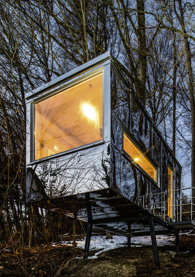 
Die verspiegelten Garten-, Baum- und Stelzenhäuser von Andreas Wenning beeindrucken Fachwelt und Bauherren gleichermaßen
