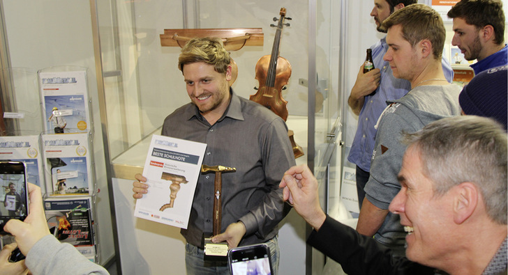 Sebastian Kempf wird gefeiert
