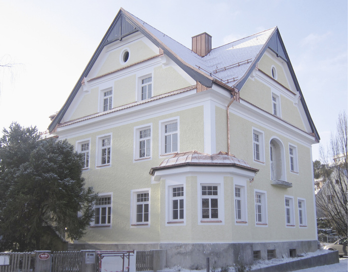 



Die Haydn-Villa wurde aufwendig renoviert. Auch der Erker erhielt ein neues Kupferdach
