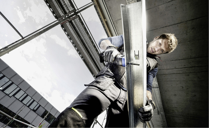 



Messebesucher können die Werkzeuge der 18-V-Akku-Baureihe von Trumpf am Stand selbst testen
