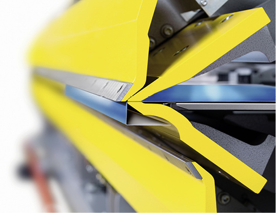 
Die gebogene, untere Klemmwange des TD-Modells ermöglicht Kantungen im Seitenverhältnis 1 : 2



