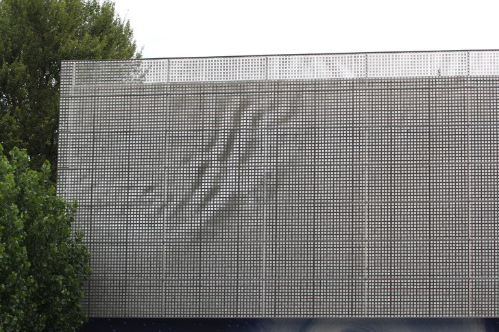 Bewegliche Metallfassade