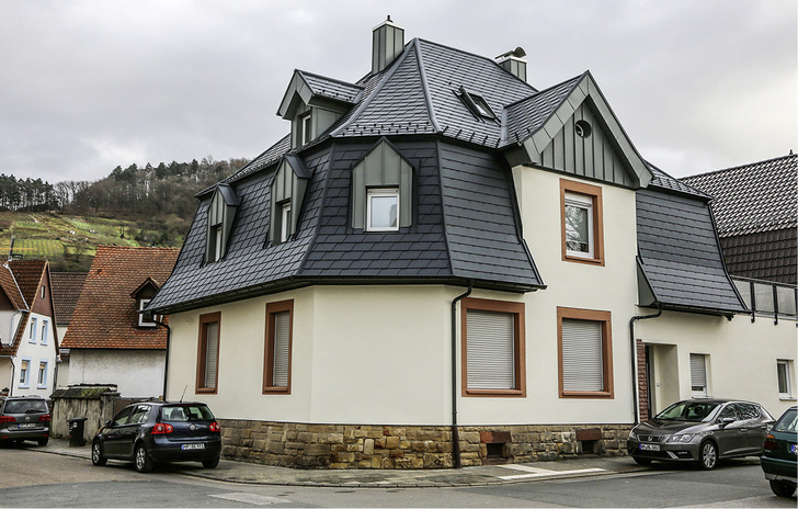 



Das Haus der Familie Wolf ist jetzt das Schmuckstück der Straße
