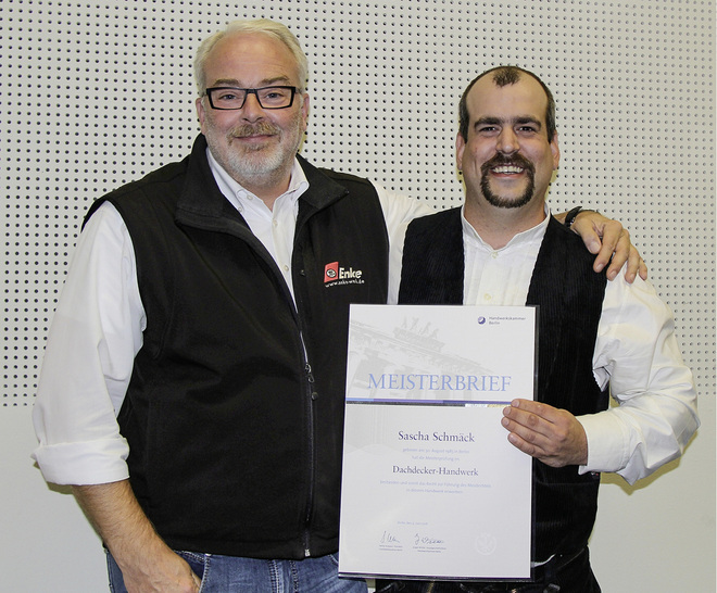 
Hans-Ulrich Kainzinger gratuliert Sascha Schmäck zum Meisterbrief



