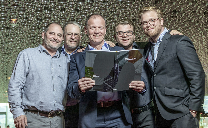 





Marcel Vencin, Benno Lees, Claudio Cristina, Patrick Wickli und Robin Gut freuen sich über die neue Suissetec-Fachrichtlinie

