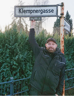 



Eric Wollenberg zu Besuch in der Neuköllner Klempnergasse
