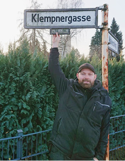 <p>
</p>

<p>
Eric Wollenberg zu Besuch in der Neuköllner Klempnergasse
</p> - © Eric Wollenberg

