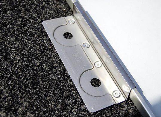 



Die fachgerechte Befestigung der Stehfalzdächer erfolgt mit bauaufsichtlich zugelassenen GP6-Systemhaften
