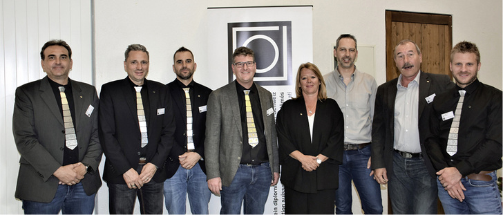 
Der VDSS-Vorstand (v. l. n. r.): Stephan Fankhauser, Gregor Bless, Peter Gisler, René Fasler, Bea Feusi, Marcel Filli, Franz-Josef Zenhäusern und Tobias Sprecher



