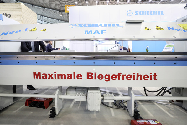 Schechtl informierte auf der Dach + Holz über die maximale Biegefreiheit 