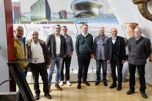 Georg Lummel, Werner Fünfer, Mirko Siegler, Matthias Engel, Dr. Wolfgang Schwarz, Jens Sperber, Ulrich Leib und Xaver Stark (v.l.n.r.)