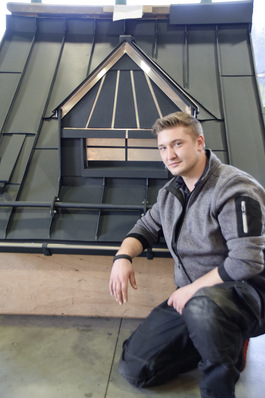 Julian Kipp vor seinem Meisterstück