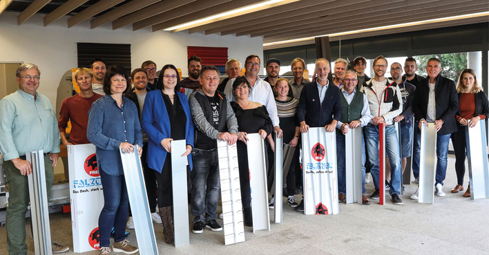 BAUMETALL-Treff-Gruppenfoto im  Thalmann-Showroom