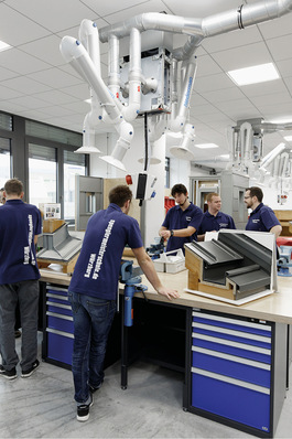 Blick in die 2016 eröffnete neue Werkstatt der Spenglermeisterschule Würzburg