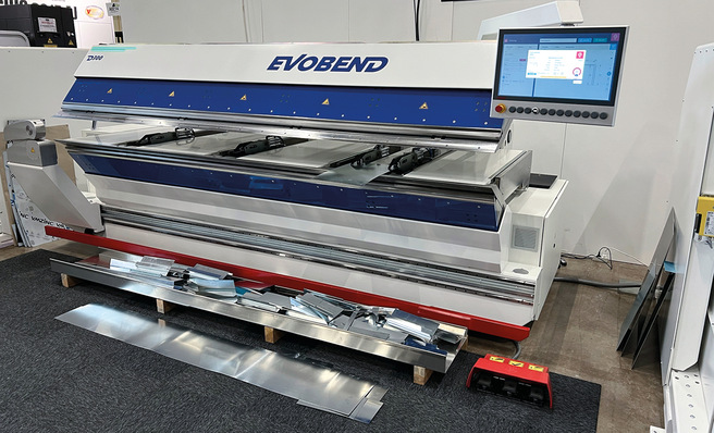 Die Evobend D 300 mit einer Biegelänge von 3,2 m
