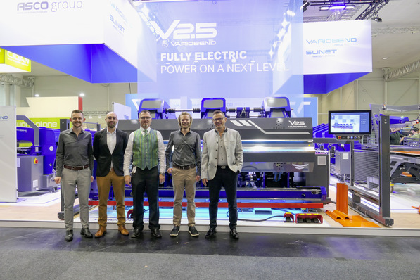 Freuen sich über die V2.5, den neuesten Wurf von Variobend: Robert Matthäß, Werner Bischof, Robert Lickl, Benedikt Neubauer und Sylvio Matthäß