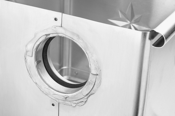 Der Zulauf sorgt für eine wasserdichte Verbindung zwischen Attika-Ablaufrohr und Wasserfangkasten