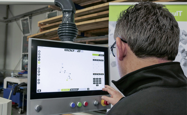 Michael Kirchen testet das neue 
3D-Zeichenprogramm nuLink