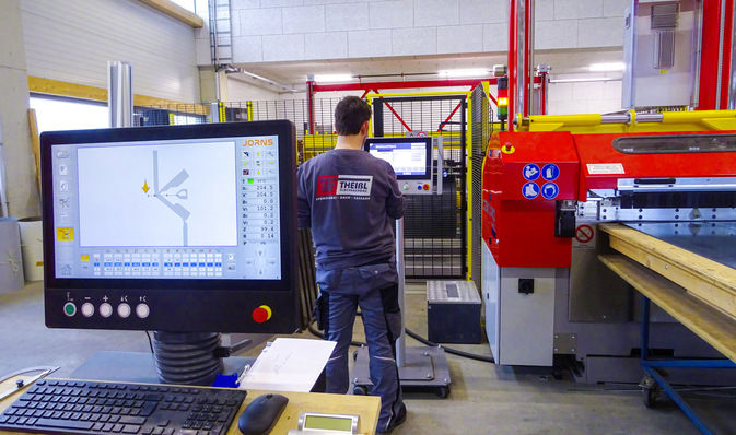 Die Werkstattabläufe der TR Flachdachbau GmbH sind durchgängig digitalisiert