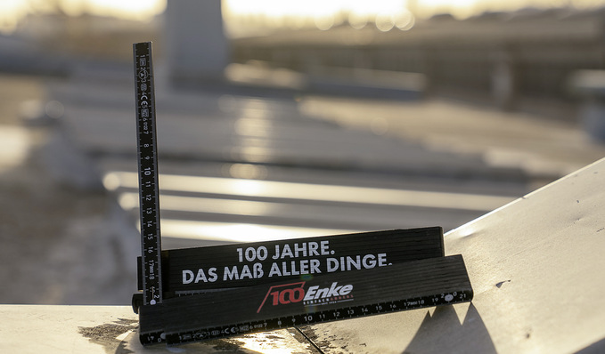  Nur im Enke-Messezelt erhältlich: der Enke-Jubiläumszollstock