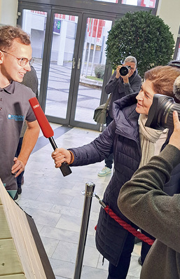  Medienspektakel: Stephan Grabner im TV-Interview­…