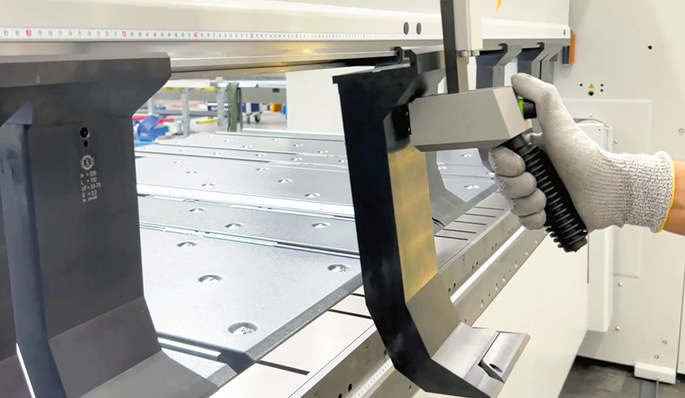 Der Tool Support erleichtert die Bedienung großer Werkzeuge und verbessert die Arbeitsbedingungen