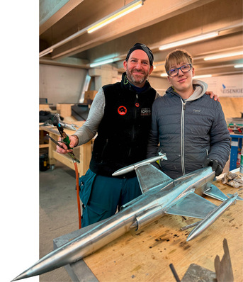 Cooles Team: Spengler Raimund Schmid mit seinem Auszubildenden ­Elias Schreck