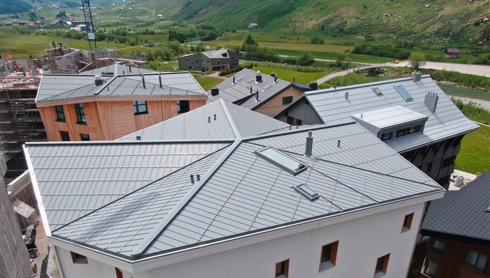 Das Gebäude verfügt über einen sternförmigen Grundriss und ein achteckiges Dach