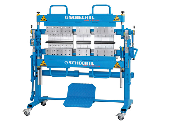 Biegt nach oben und nach unten: Die Segmentbiegemaschine UK-DB 100 ist für Stahlbleche bis 1,50 mm geeignet