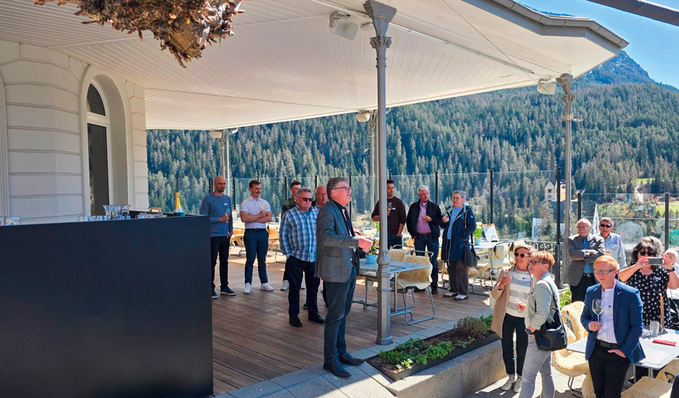 VDSS-Präsidenten René Fasler begrüßt die zahlreichen Gäste