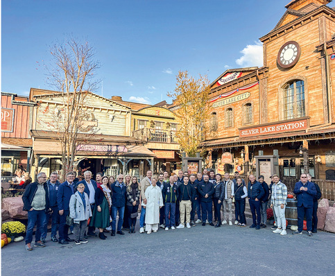 ﻿Führung durch den Europa-Park: iib-Mitglieder erhielten spannende Einblicke in Architektur, Bauprozesse und komplexe Herausforderungen des Freizeitparks
