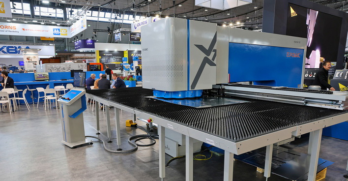 Die neue Hochleistungs-Stanzmaschine XT von Euromac