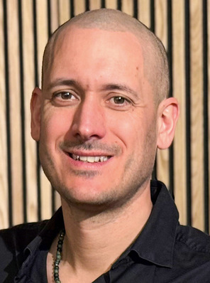 Stefan Reidy mit seiner CAD-Darstellung einer Dachgaube