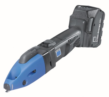 Die Trumpf Scheren C 250-Li und S 250-Li sind mit Li-Ion-Akku-Technologie ausgestattet und können 2,5 mm starke Metallplatten ohne Kabel und fliegende Späne trennen, was weltweit einzigartig ist
