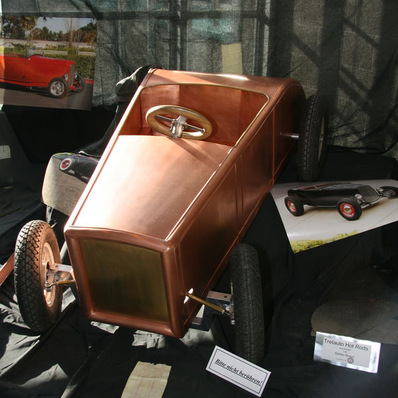 Kupfer-Tretauto
