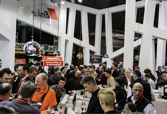 Auf der Dach&nbsp;+&nbsp;Holz herrschte bei Enke Hochbetrieb: Präsentiert wurden unter anderem der Universal-Primer 2K sowie qualitativ hochwertige Enke-Reinigungstücher
