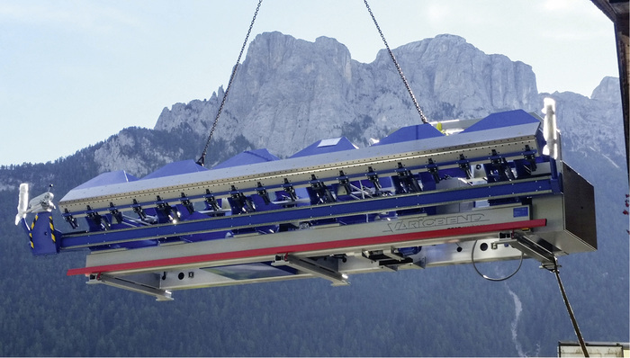 
Eine Langabkantmaschine befindet sich auf Höhenflug und die Euroblech im Aufwind



