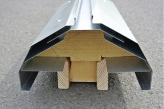 



Das Komplett-Belüftungssystem Akropolis ist mit einer leicht zu montierenden Holzunterkonstruktion sowie speziell geformten Profilen ausgestattet
