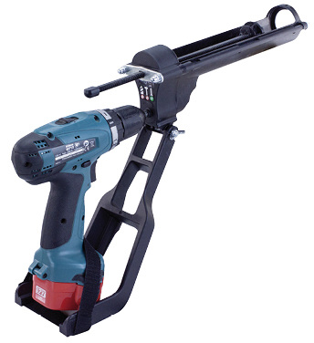 



Mit der Kartuschenpresse Akku-Adapt lassen sich Dicht- und Klebemassen aufbringen
