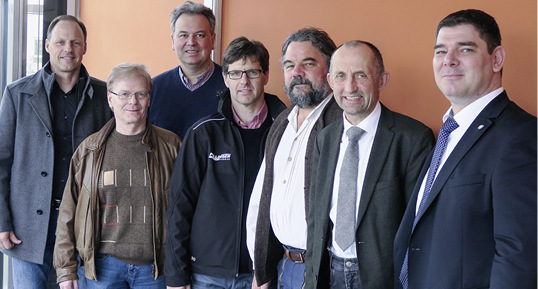 



Die spendenfreudigen Bayern (v.l.): Thomas Döring, Enrico Zanetti, Dr. Wolfgang Schwarz, Konrad Pollinger, Berthold Zürn, Ulrich Leib, René Eberhardt 
